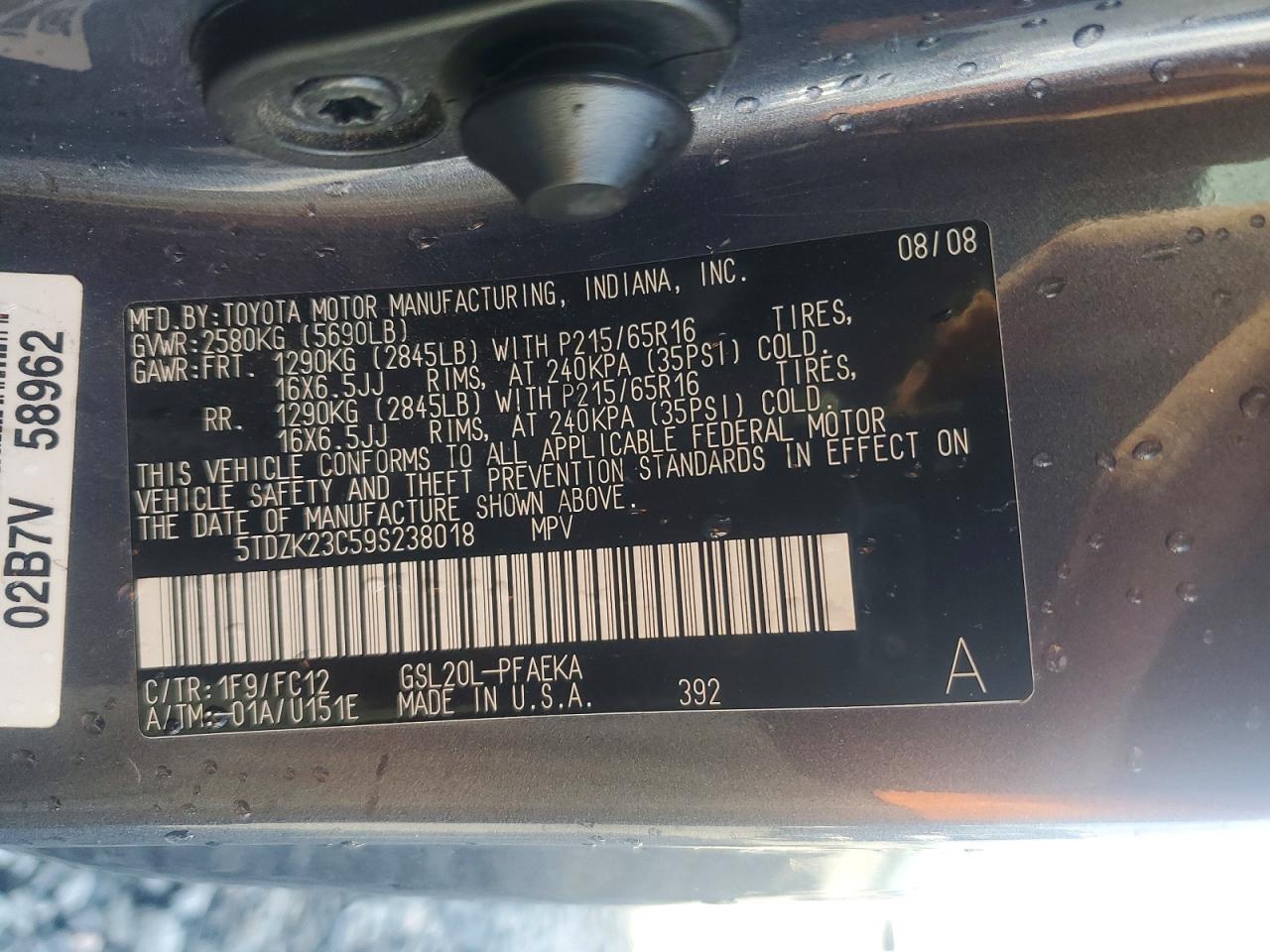 2009 TOYOTA SIENNA