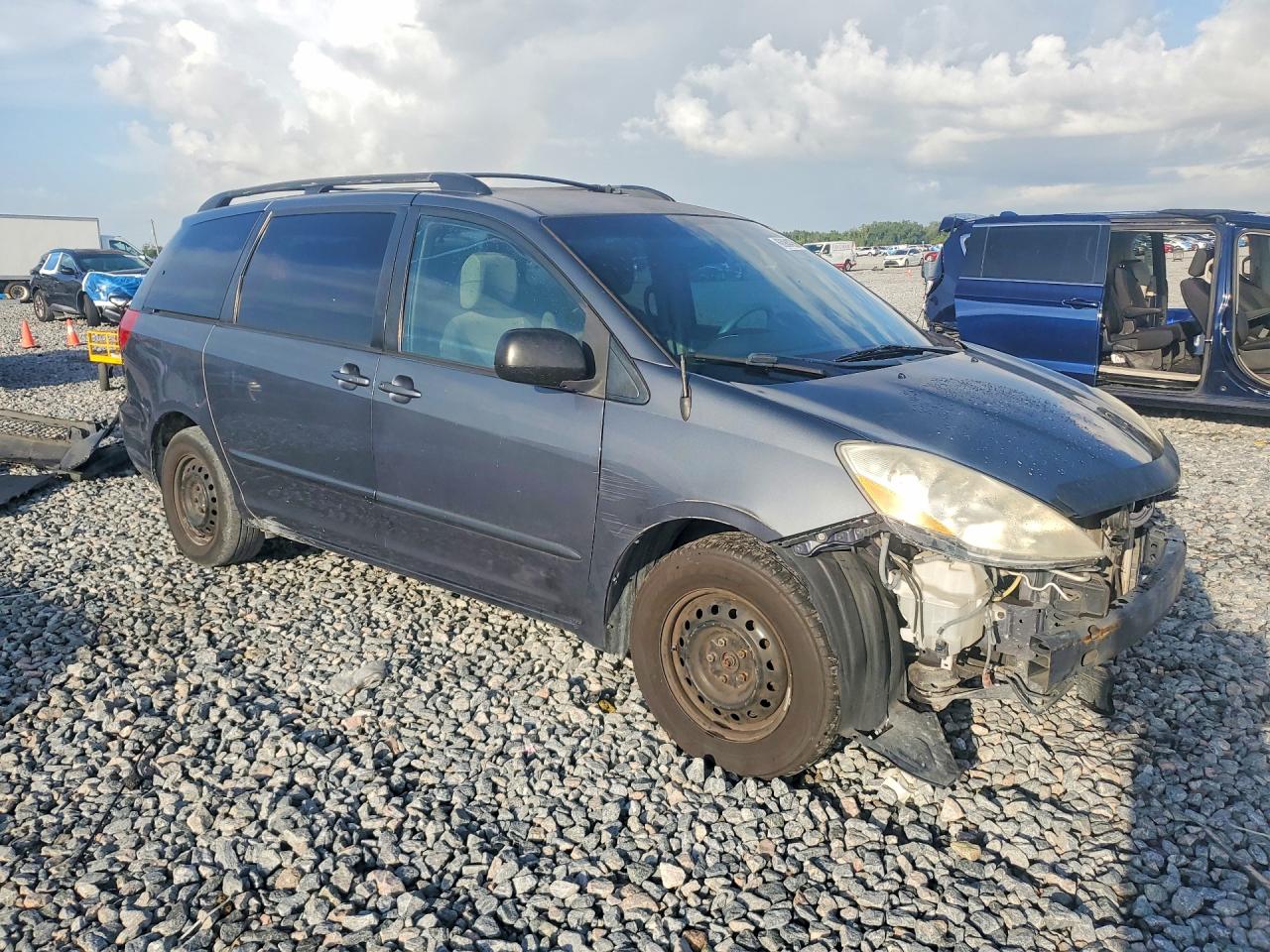 2009 TOYOTA SIENNA