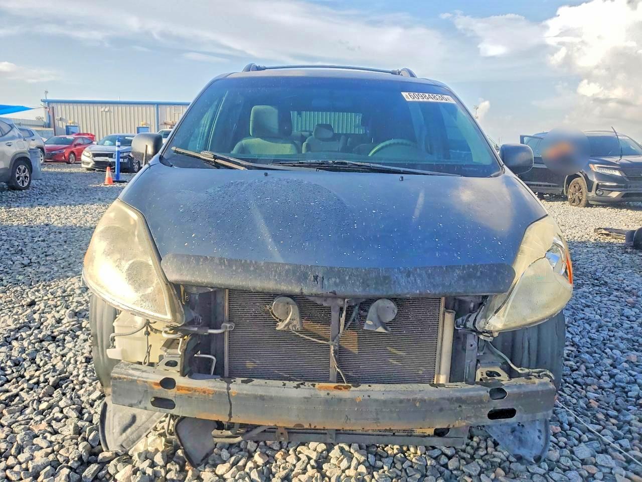 2009 TOYOTA SIENNA