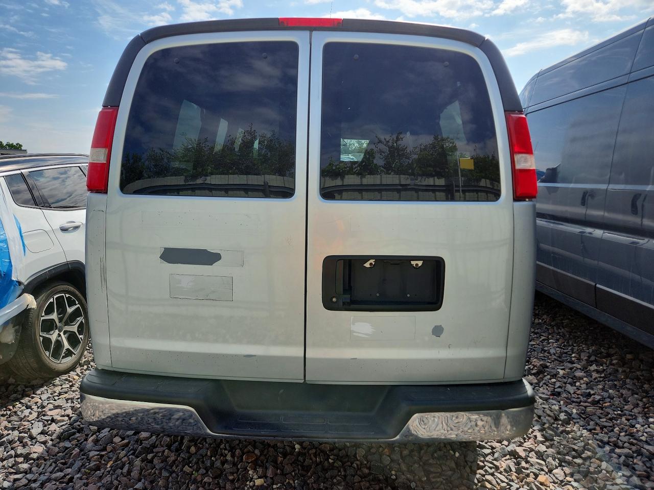 2019 CHEVROLET EXPRESS