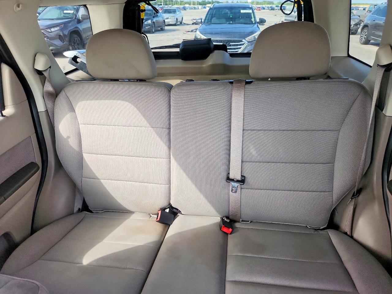 2010 FORD ESCAPE