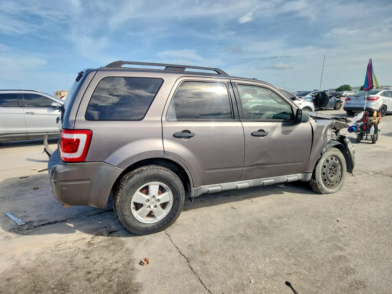 2010 FORD ESCAPE