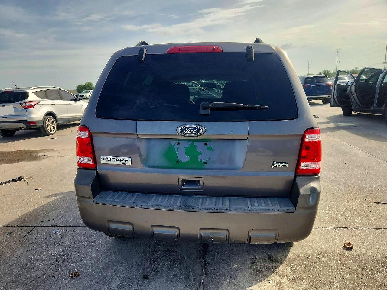 2010 FORD ESCAPE