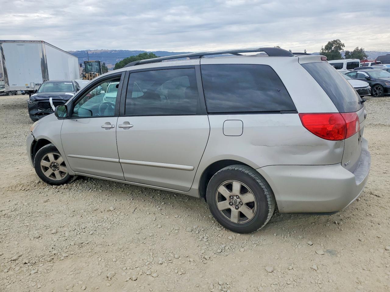 2006 TOYOTA SIENNA
