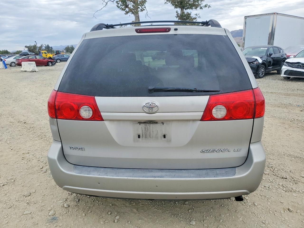 2006 TOYOTA SIENNA