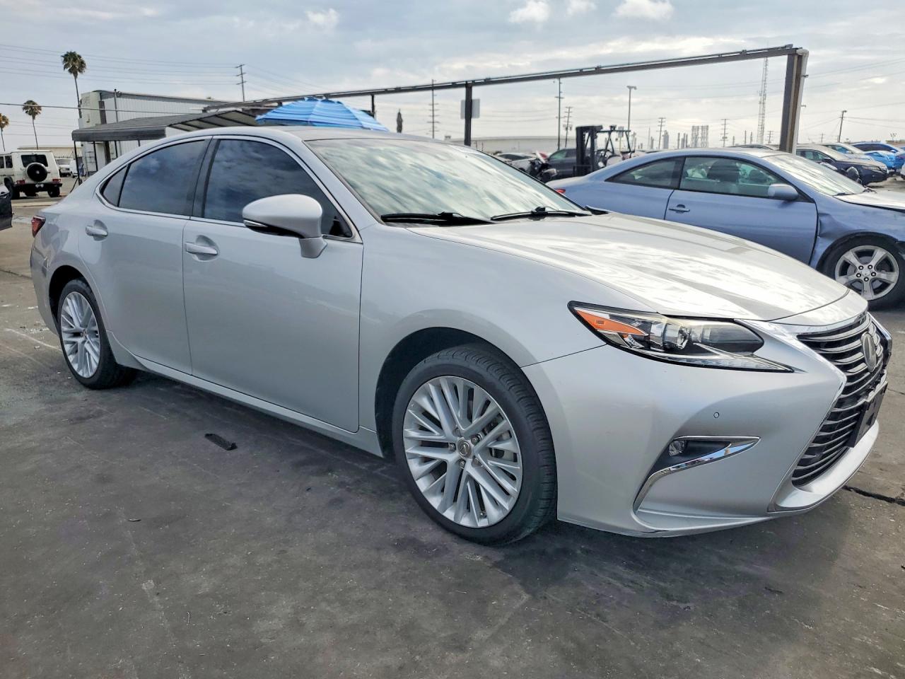 2017 LEXUS ES350