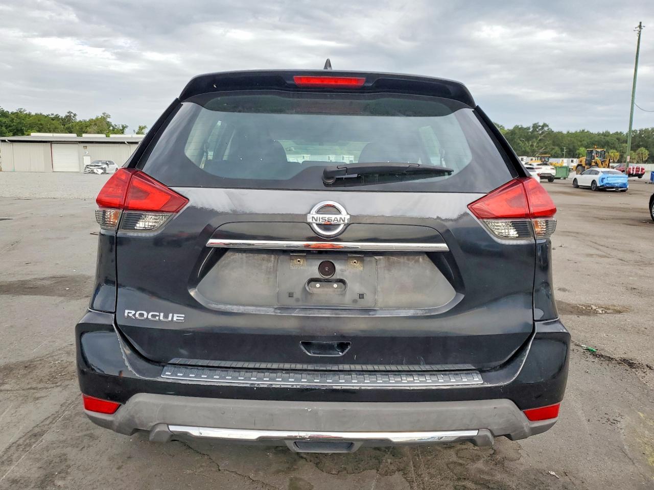 2017 NISSAN ROGUE