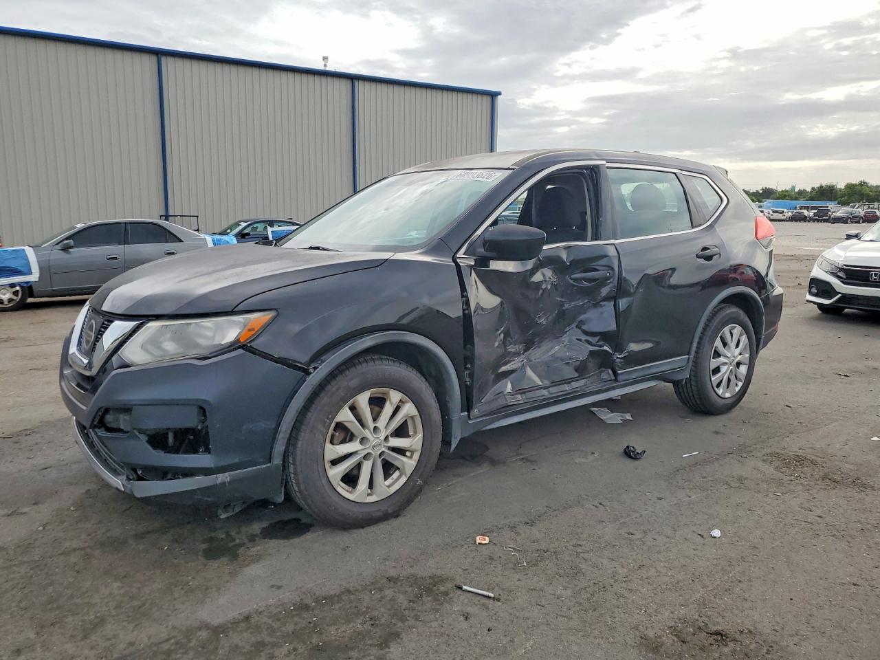 2017 NISSAN ROGUE