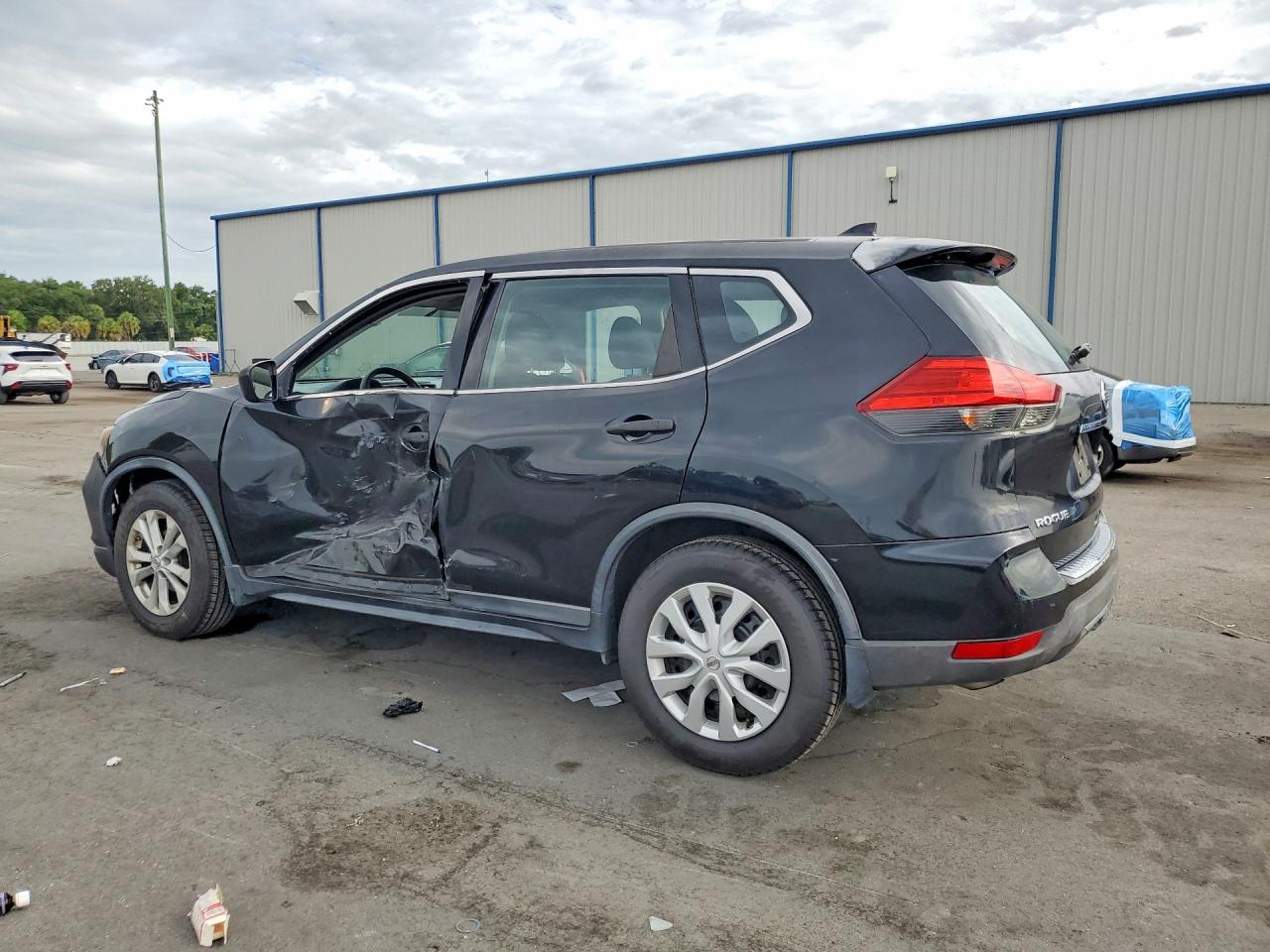 2017 NISSAN ROGUE