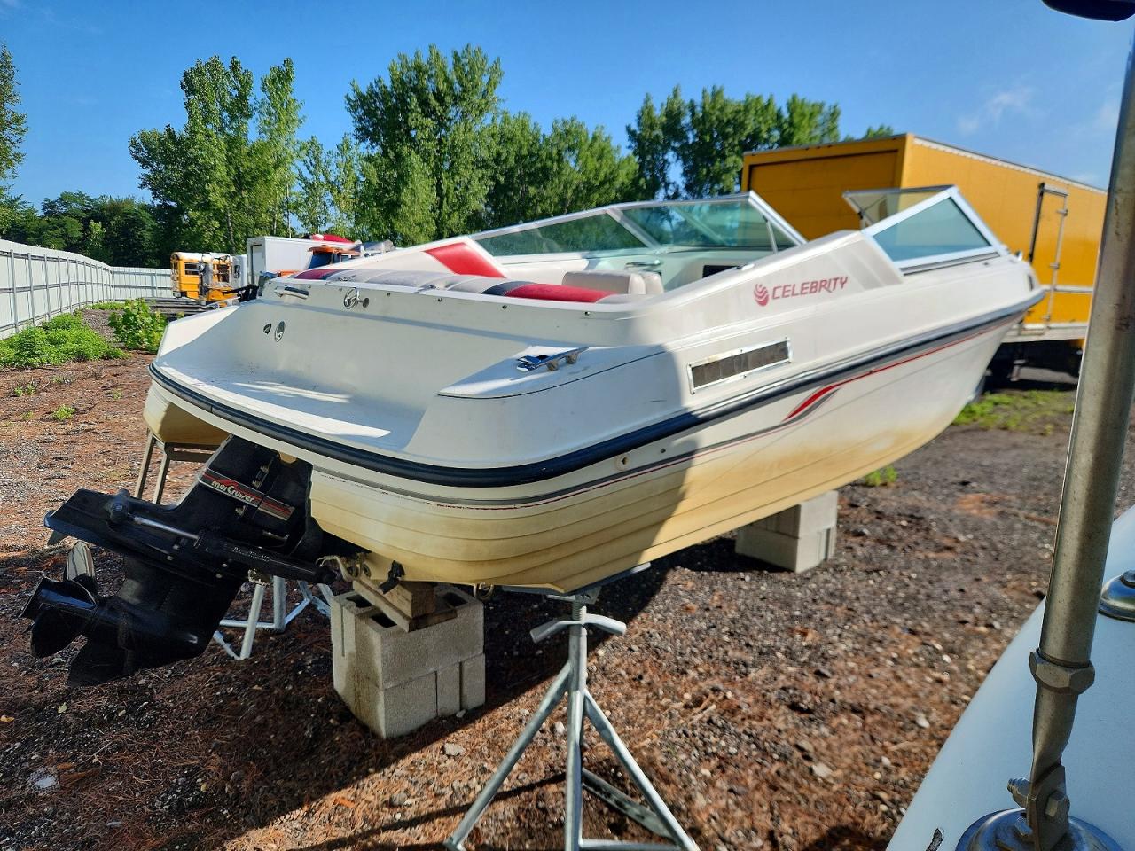 1992 CELEBRITY 190BR