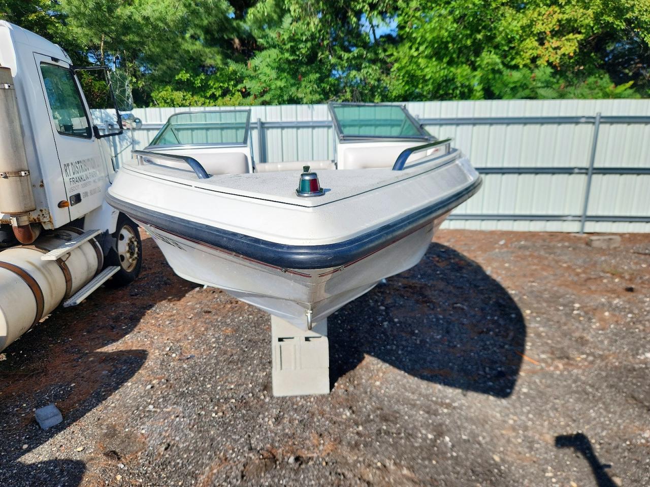 1992 CELEBRITY 190BR