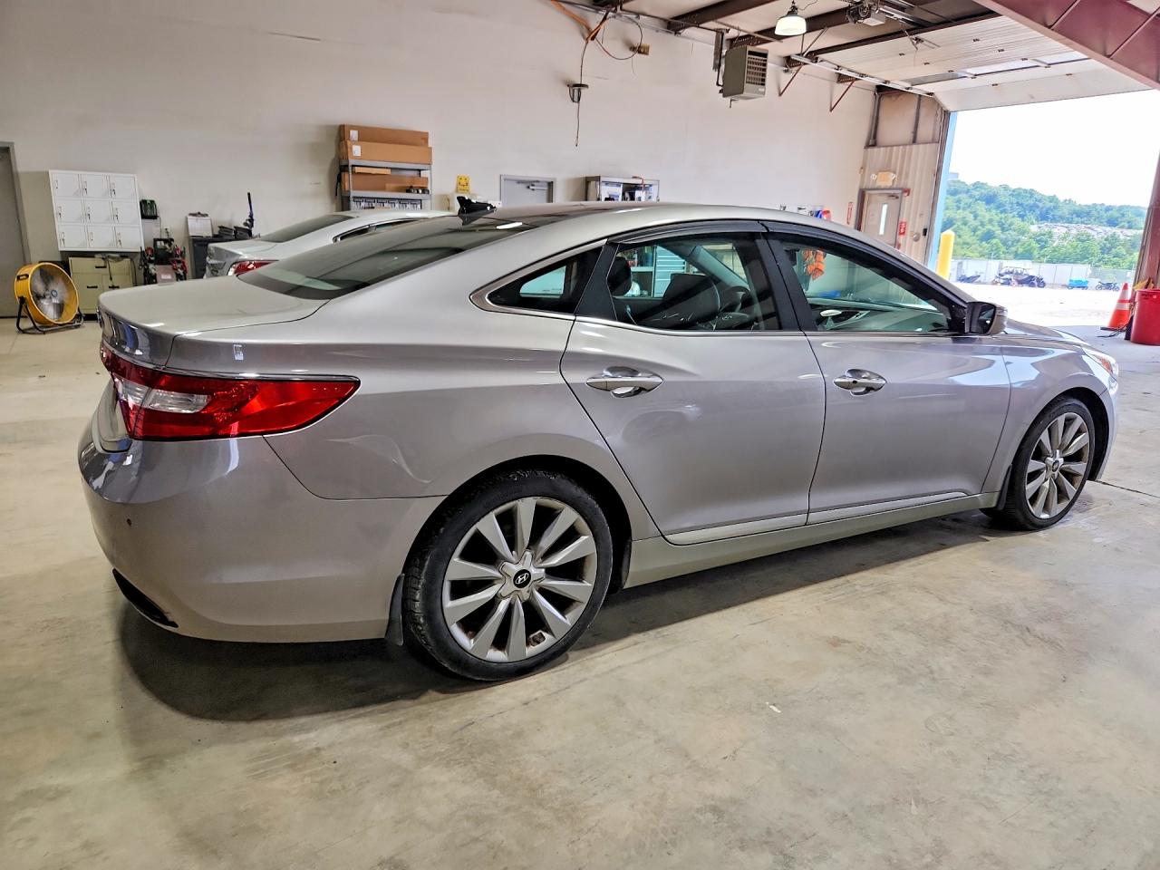 2013 HYUNDAI AZERA