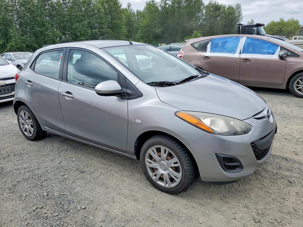 2013 MAZDA 2