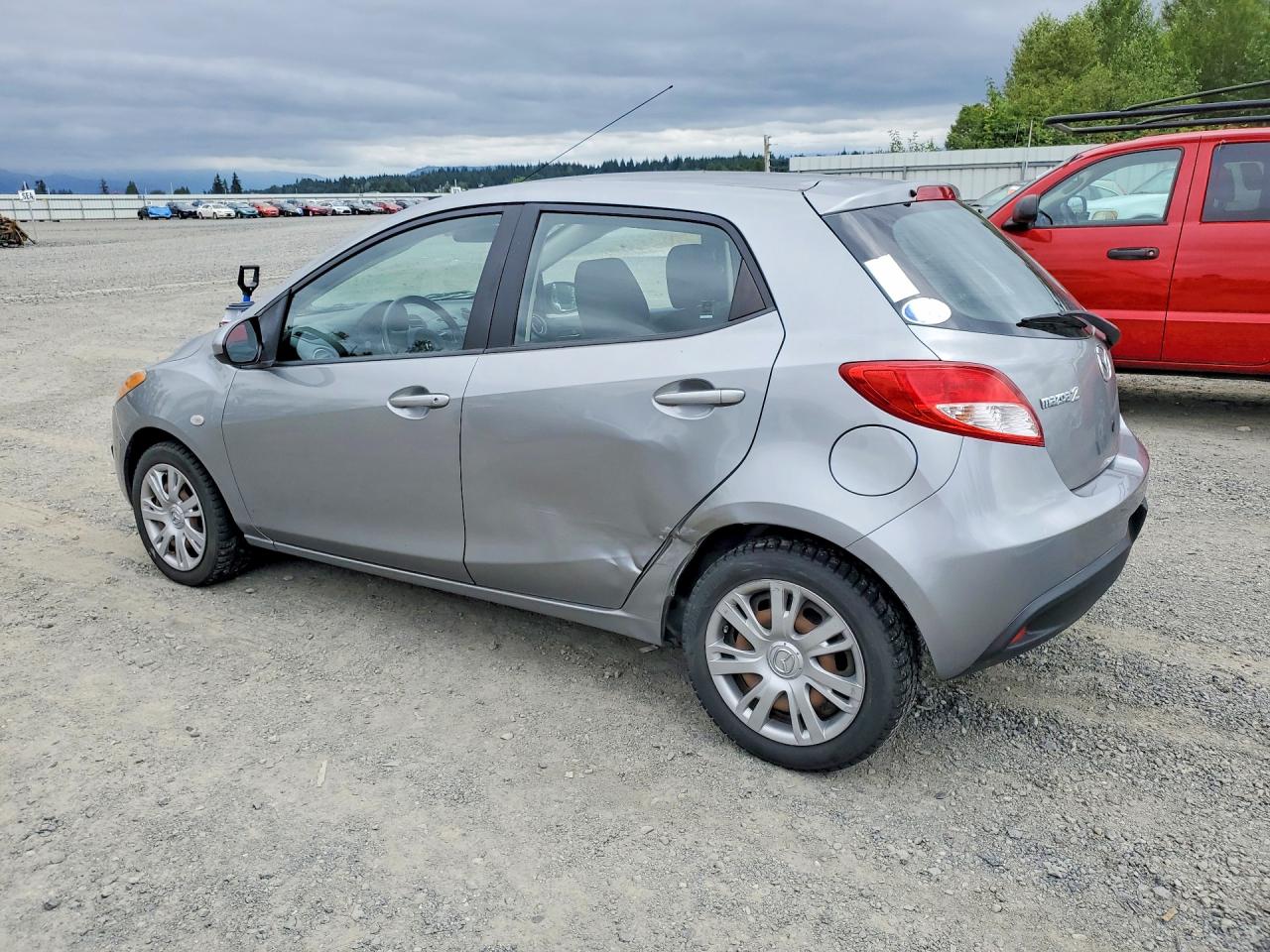 2013 MAZDA 2