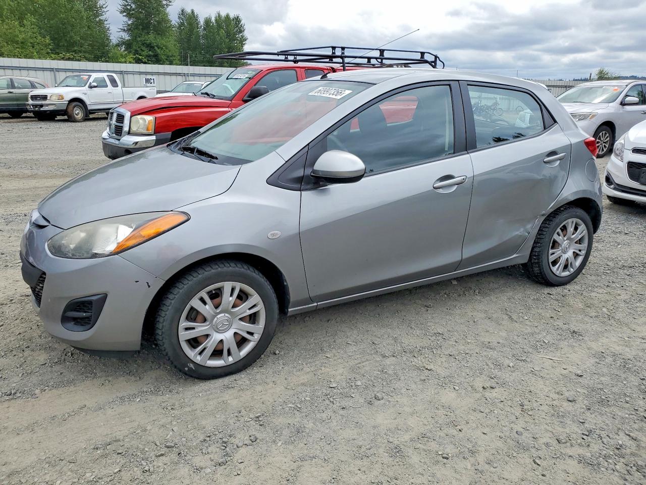 2013 MAZDA 2
