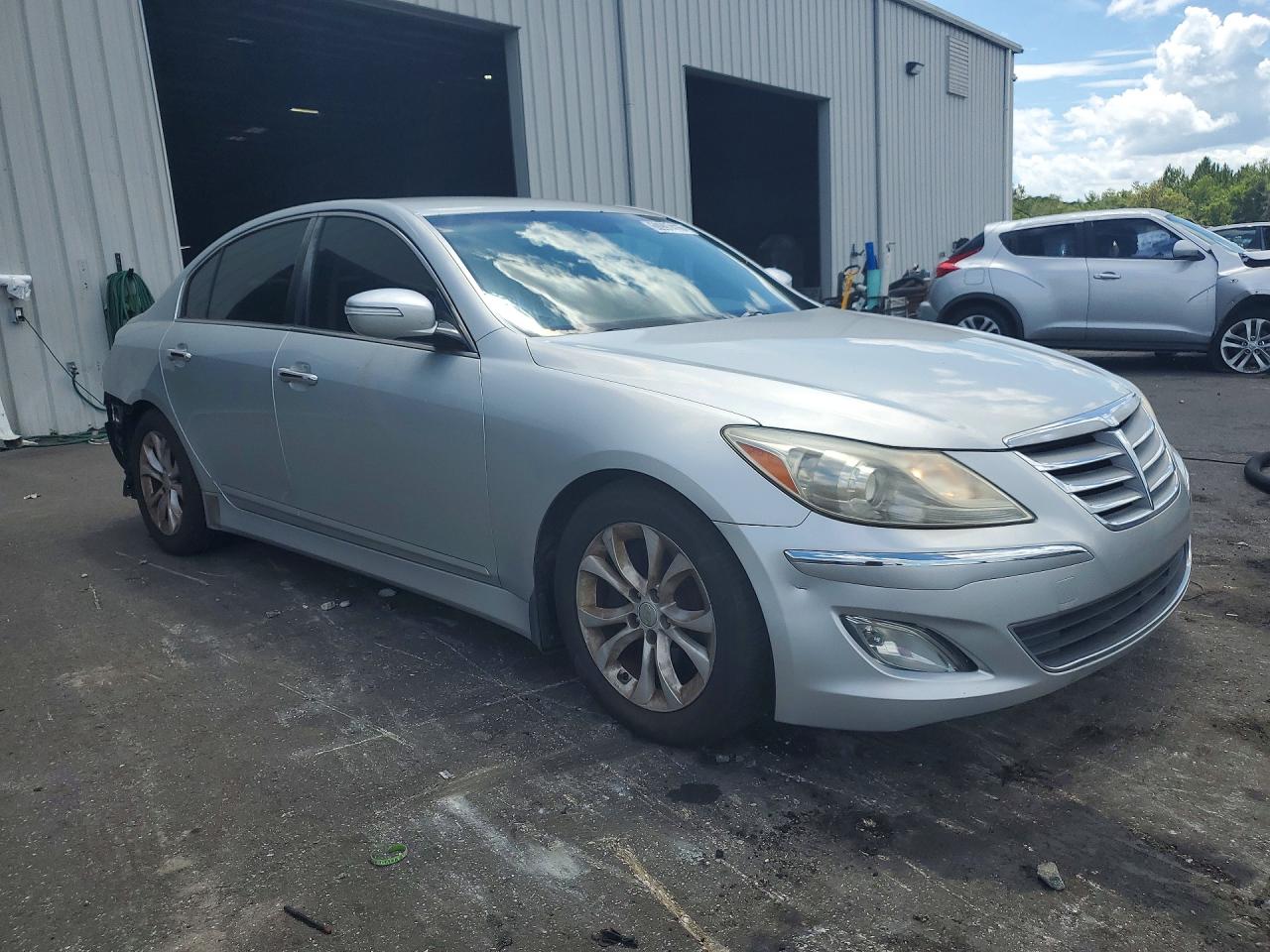 2013 HYUNDAI GENESIS
