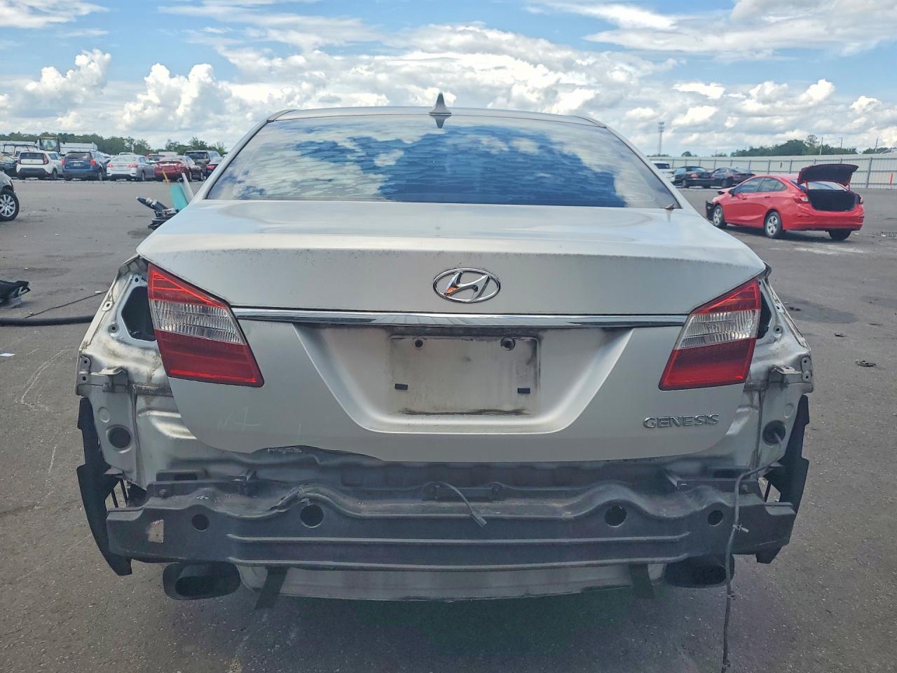 2013 HYUNDAI GENESIS