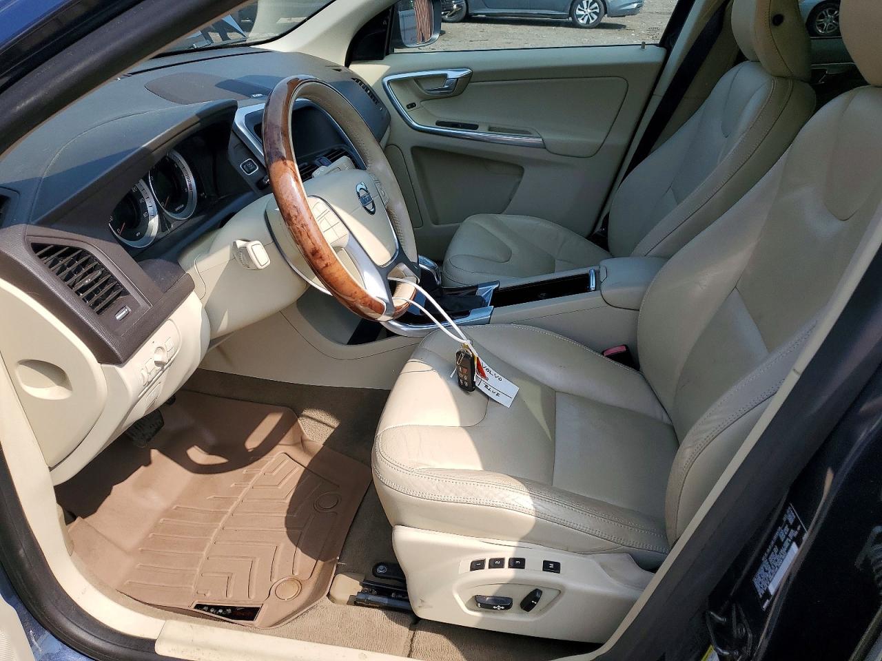 2013 VOLVO XC60