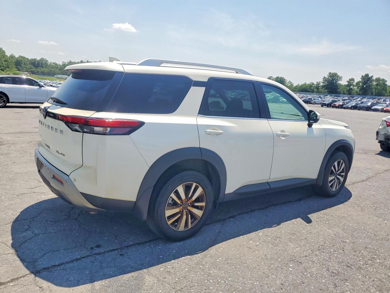 2022 NISSAN PATHFINDER