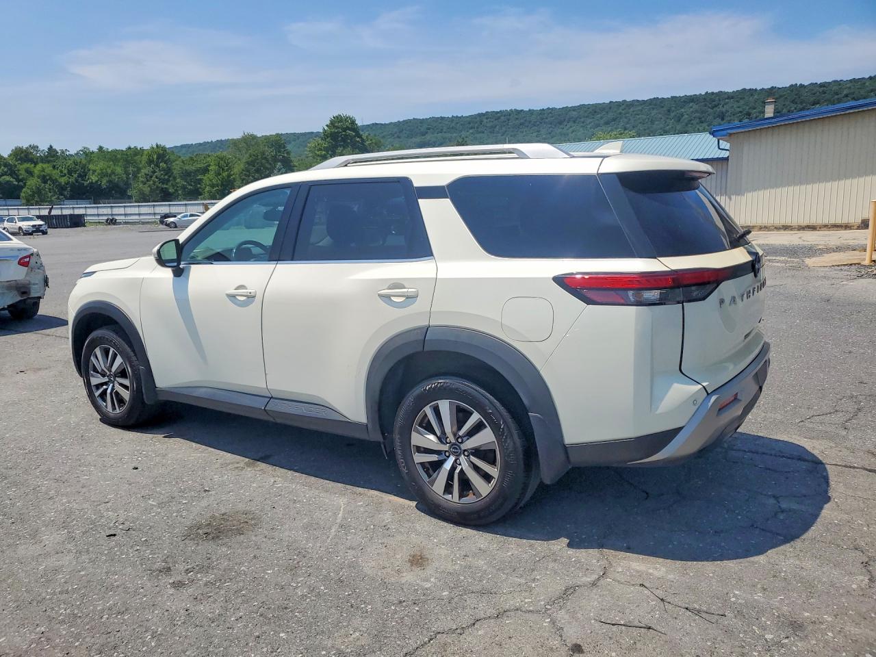 2022 NISSAN PATHFINDER