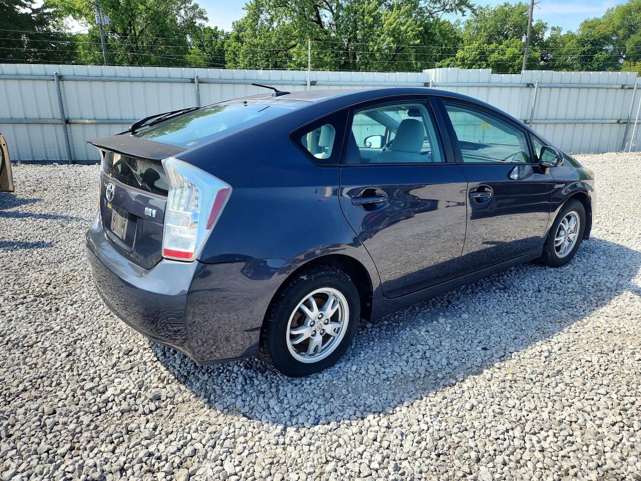 2011 TOYOTA PRIUS