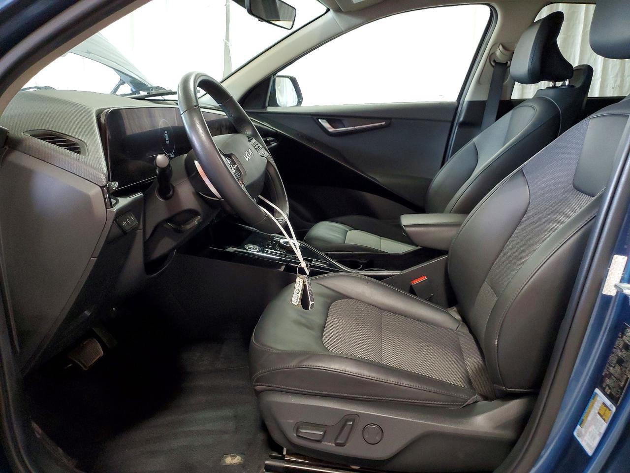 2023 KIA NIRO