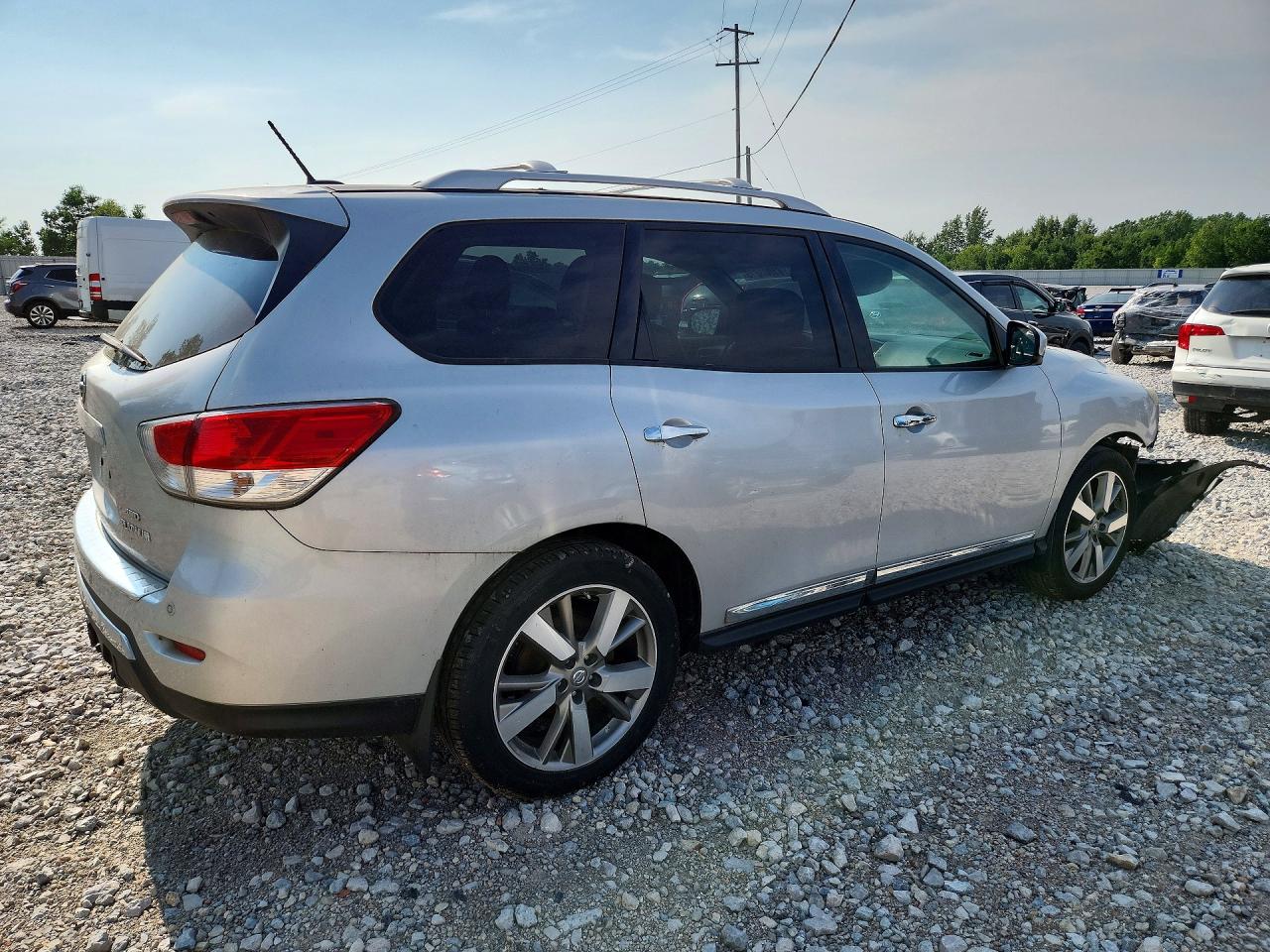 2014 NISSAN PATHFINDER