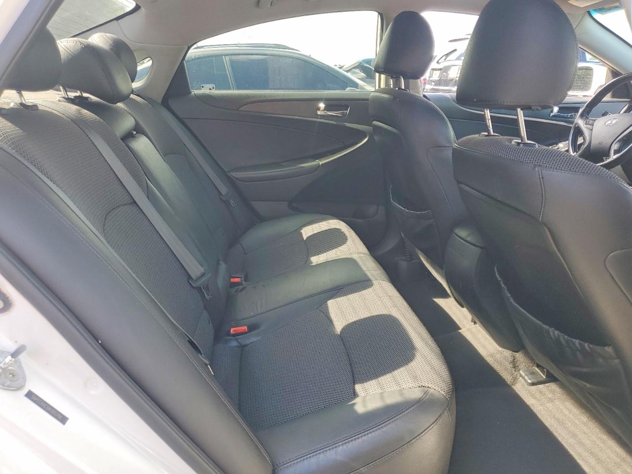 2011 HYUNDAI SONATA