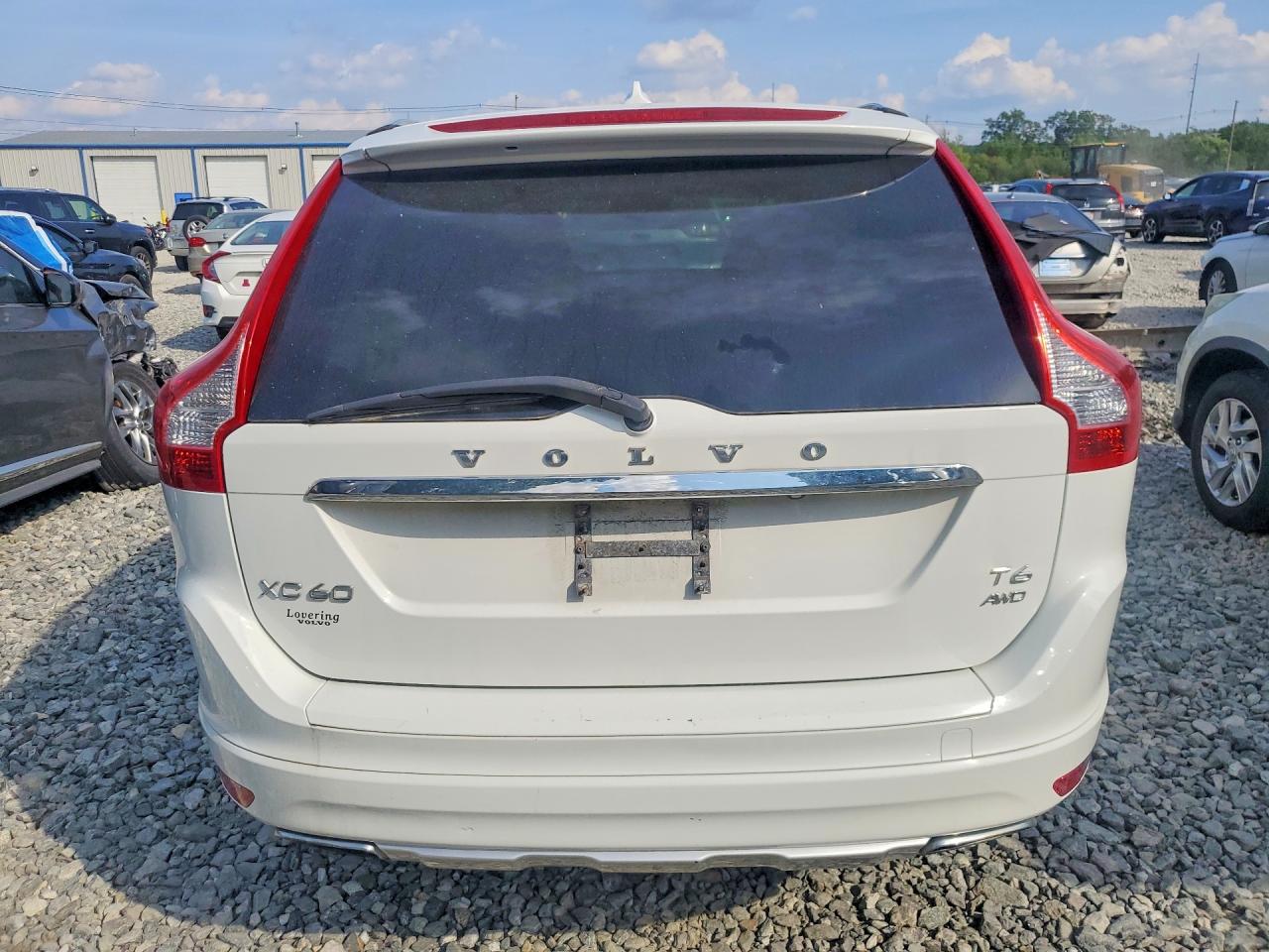 2015 VOLVO XC60
