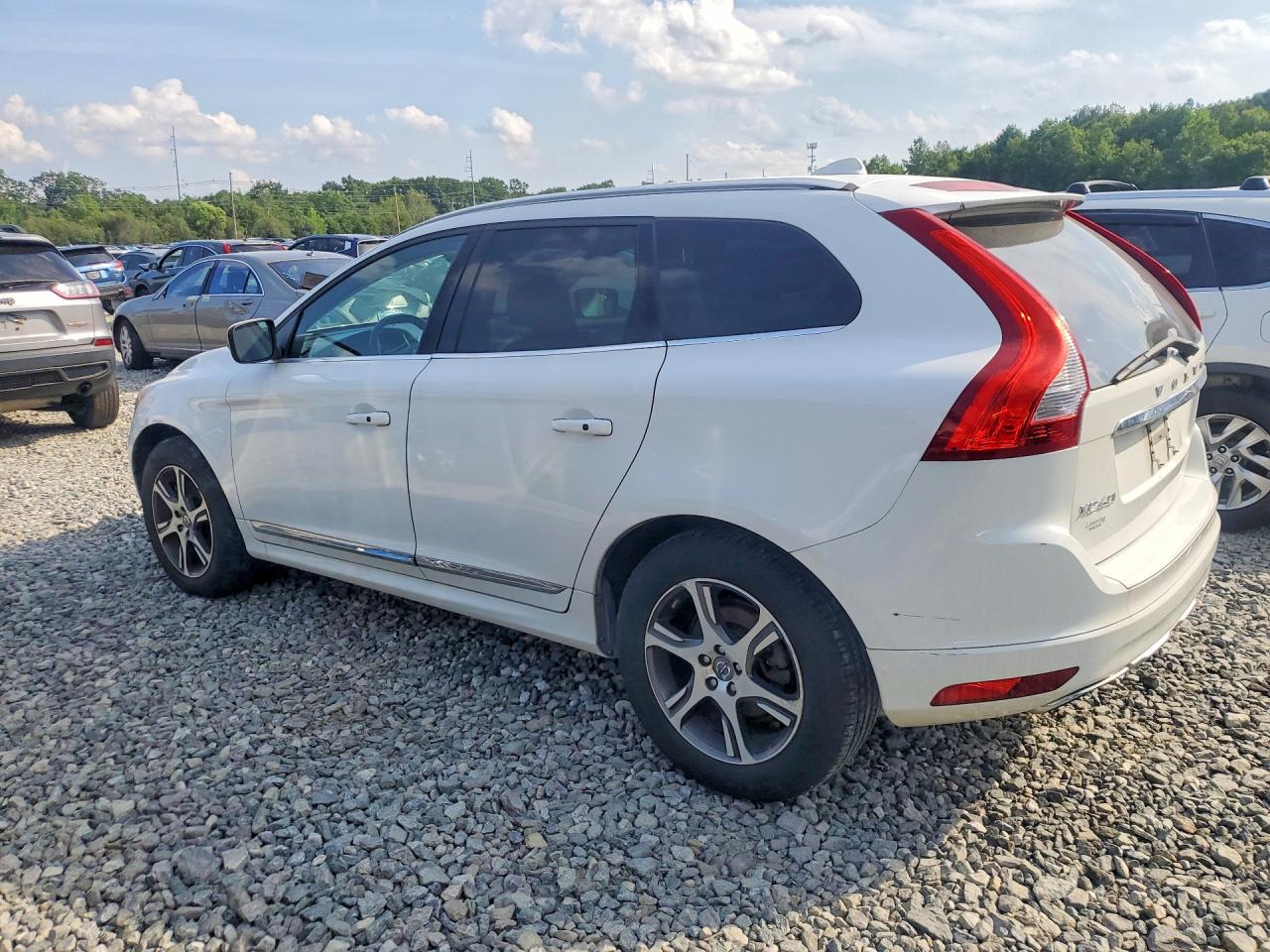 2015 VOLVO XC60