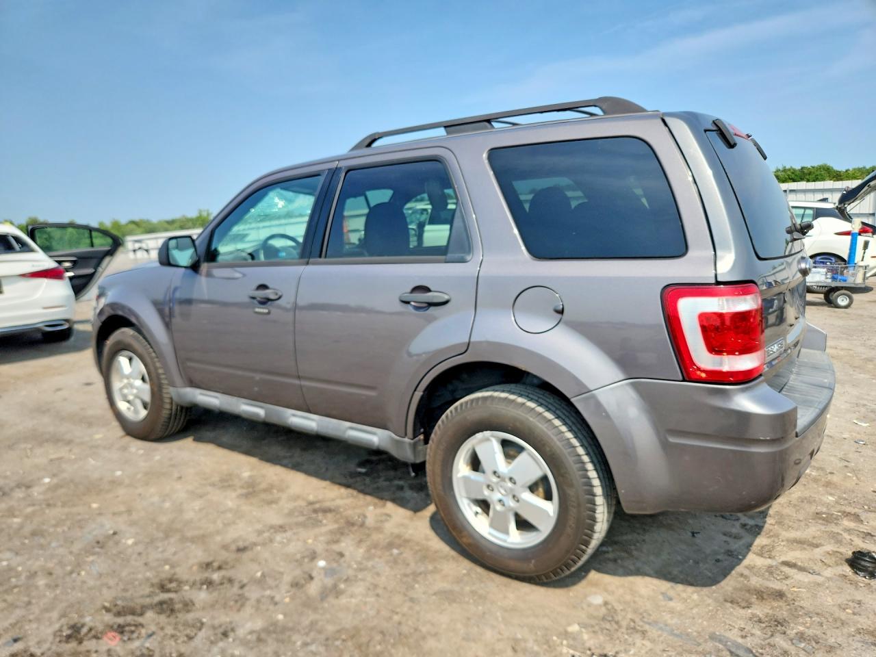 2011 FORD ESCAPE