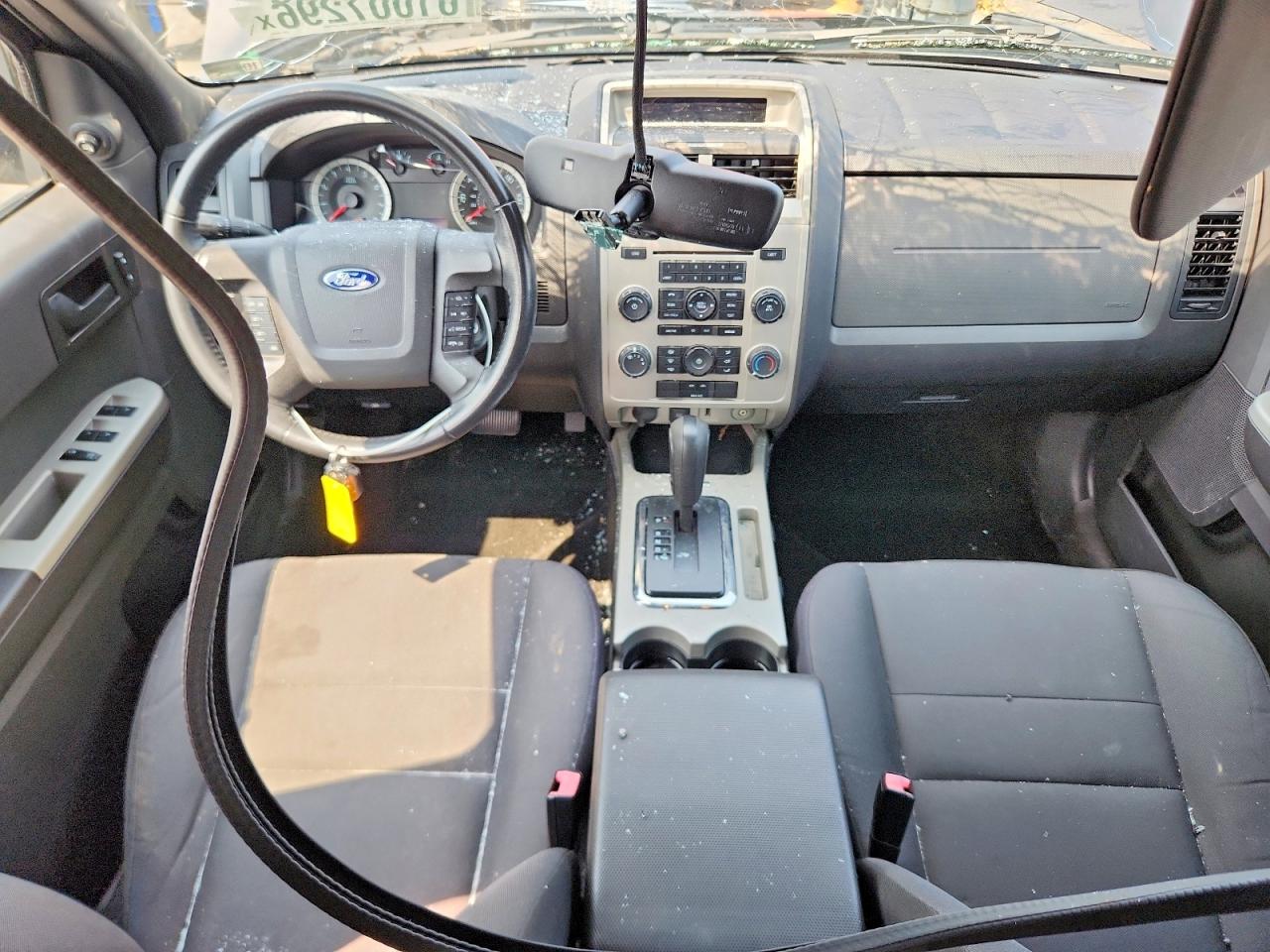 2011 FORD ESCAPE