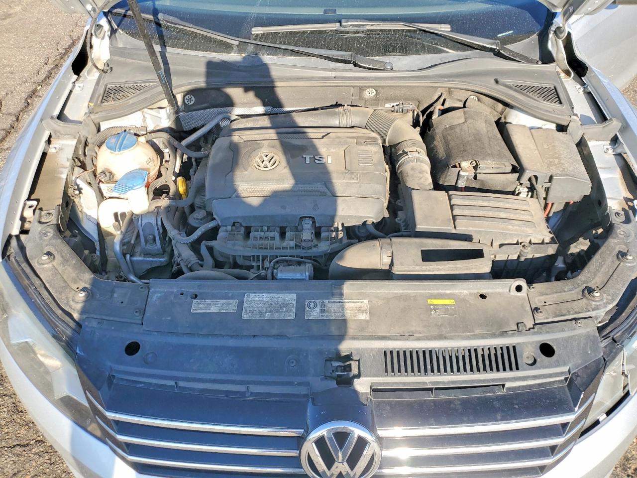2015 VOLKSWAGEN PASSAT