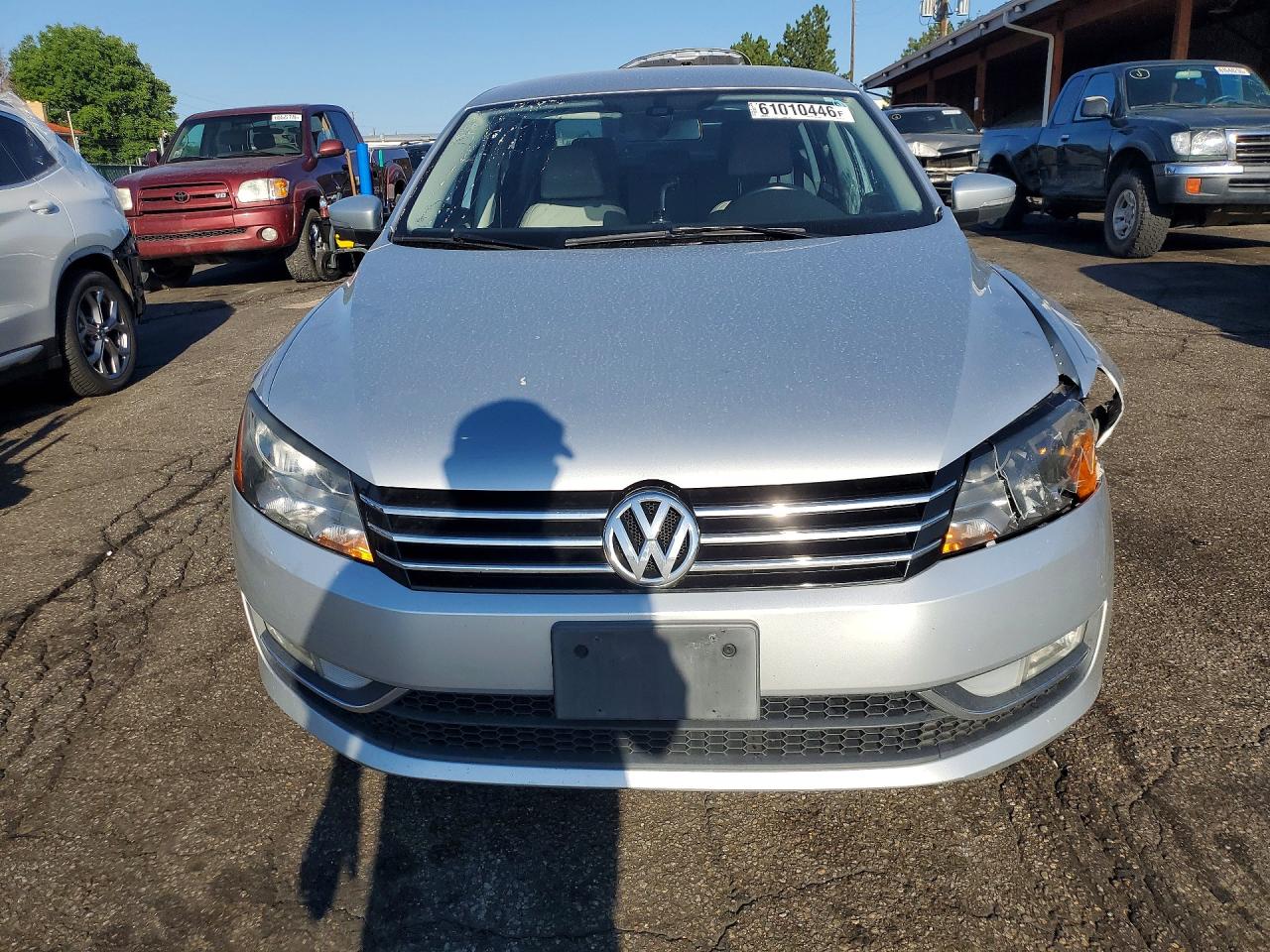 2015 VOLKSWAGEN PASSAT
