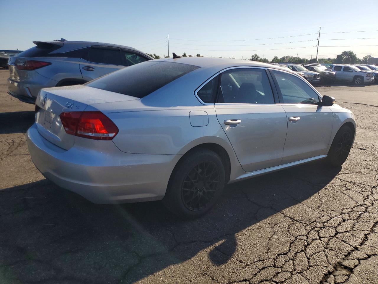 2015 VOLKSWAGEN PASSAT