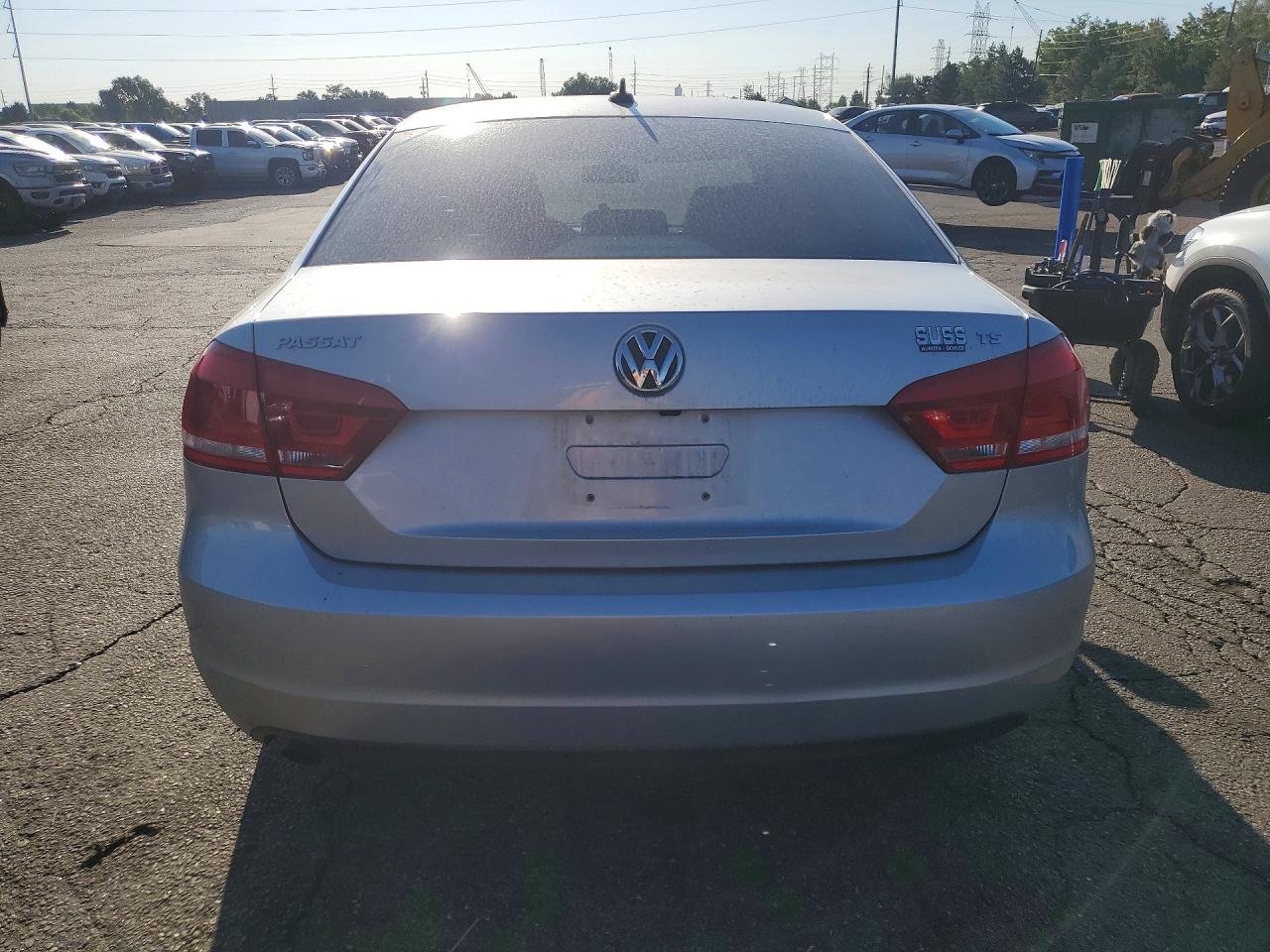 2015 VOLKSWAGEN PASSAT