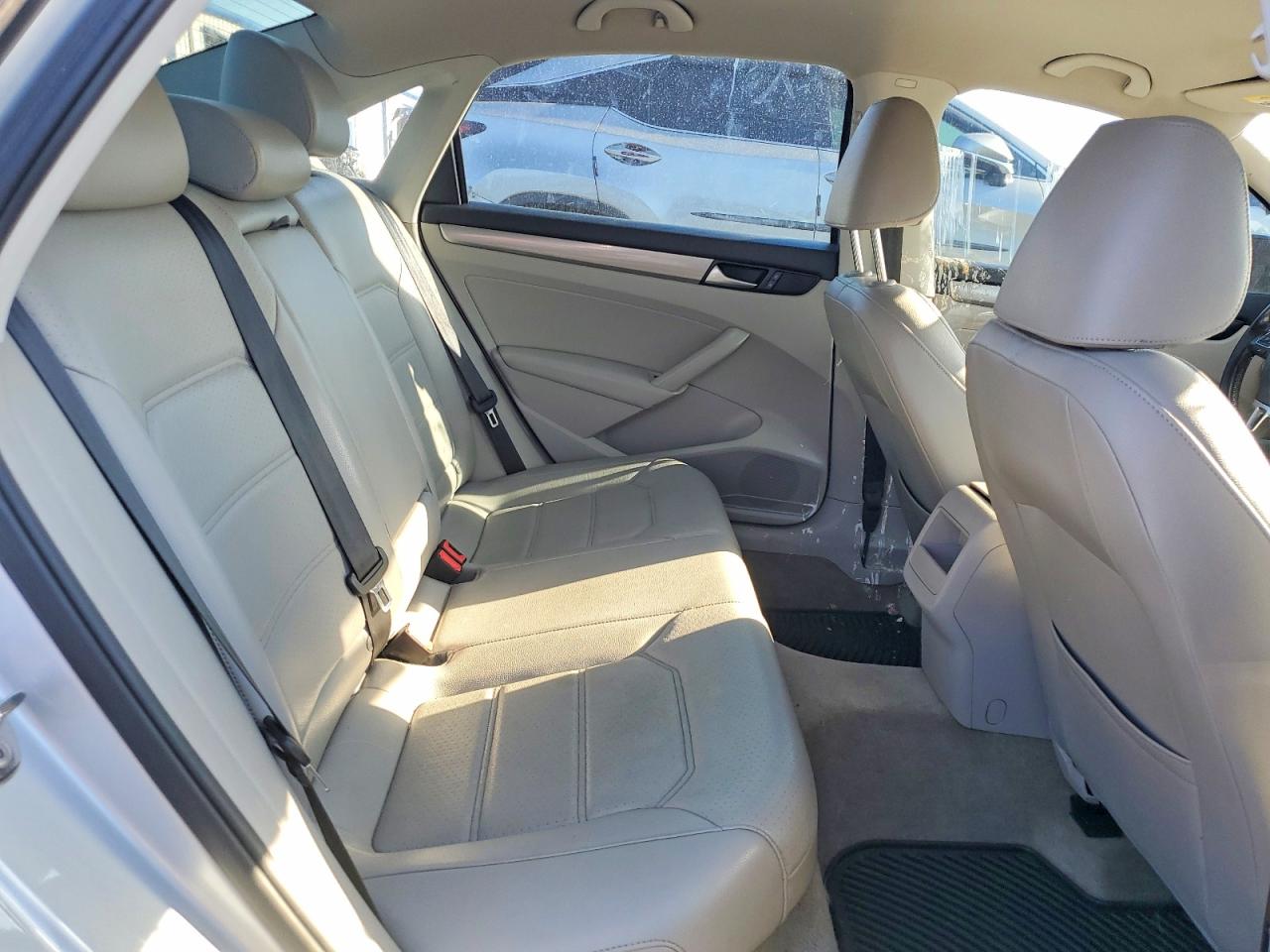 2015 VOLKSWAGEN PASSAT