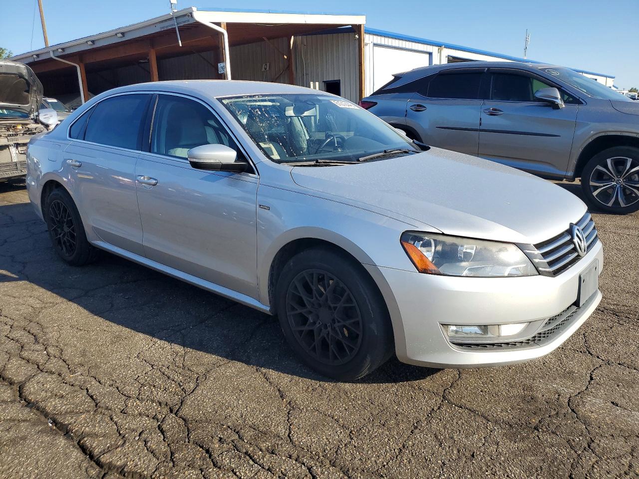 2015 VOLKSWAGEN PASSAT