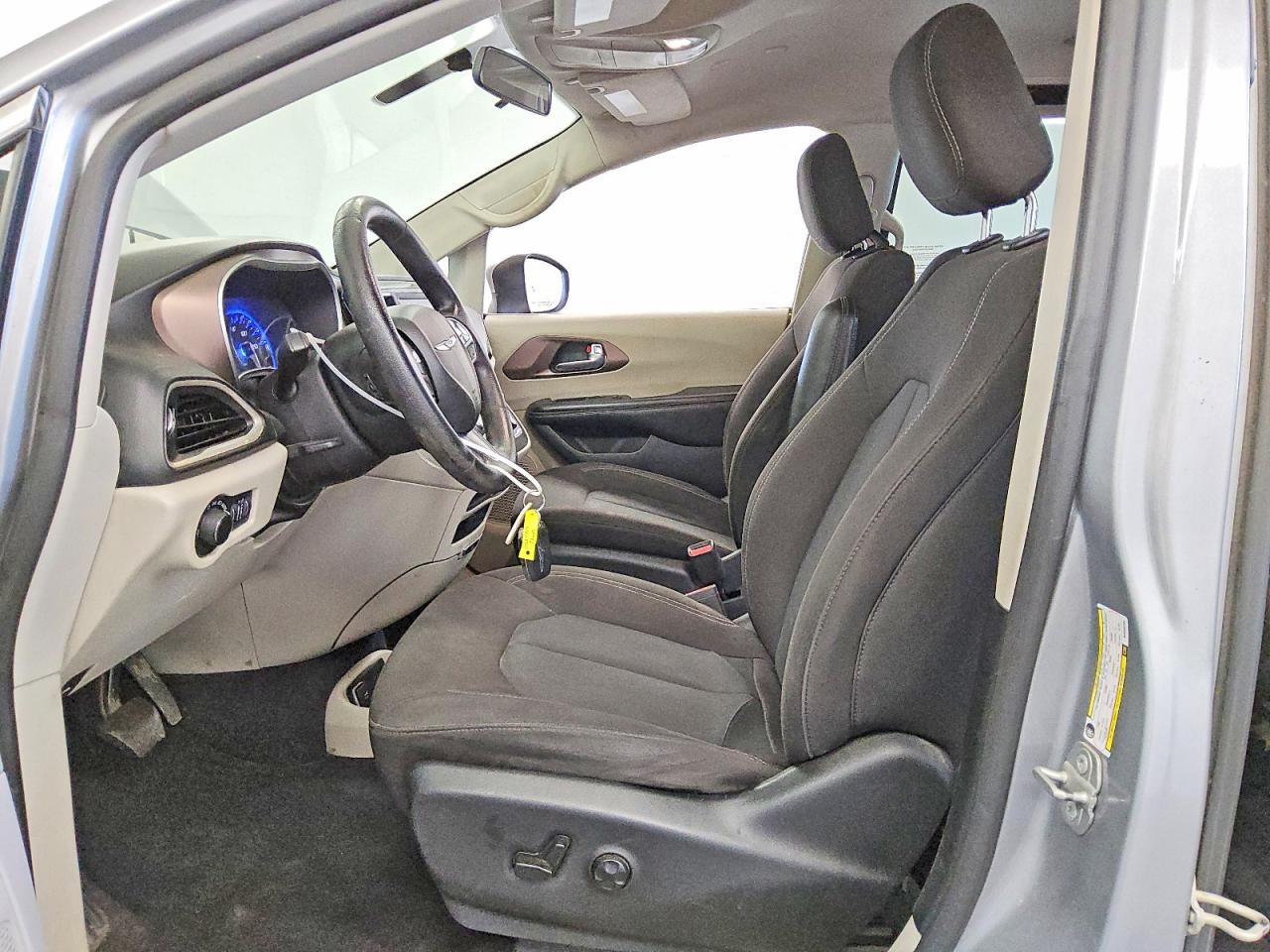 2021 CHRYSLER MINIVAN