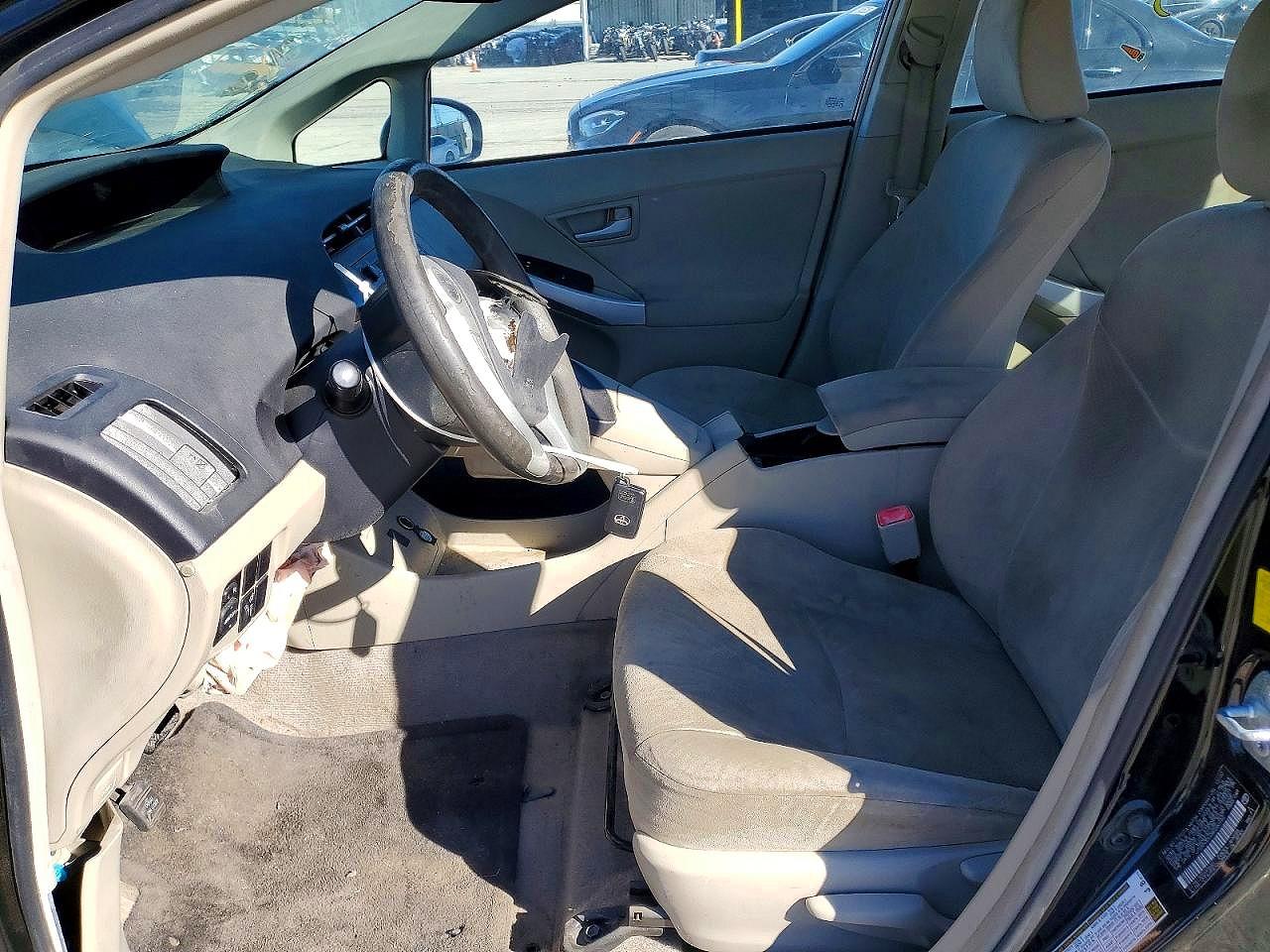 2011 TOYOTA PRIUS