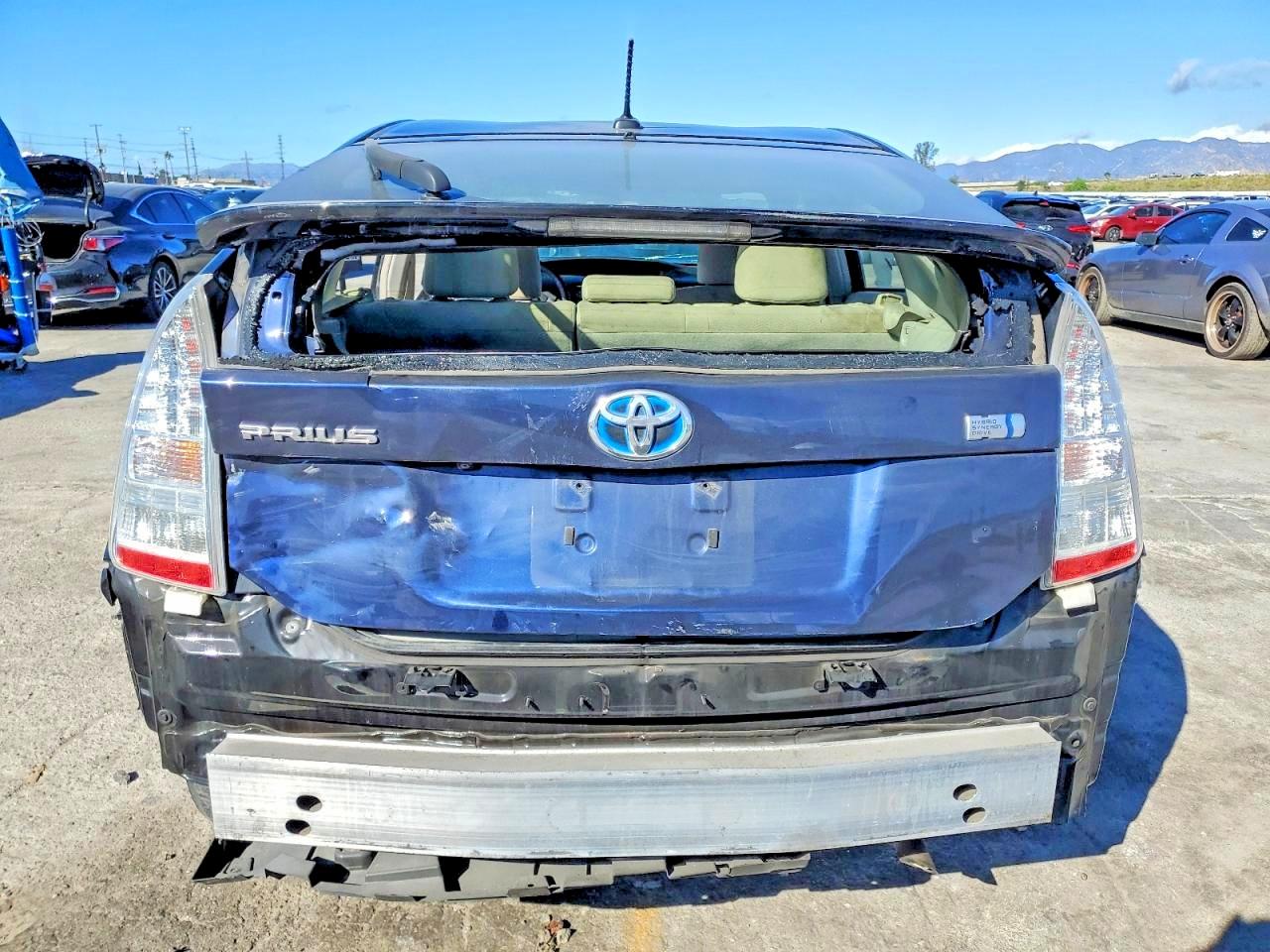 2011 TOYOTA PRIUS