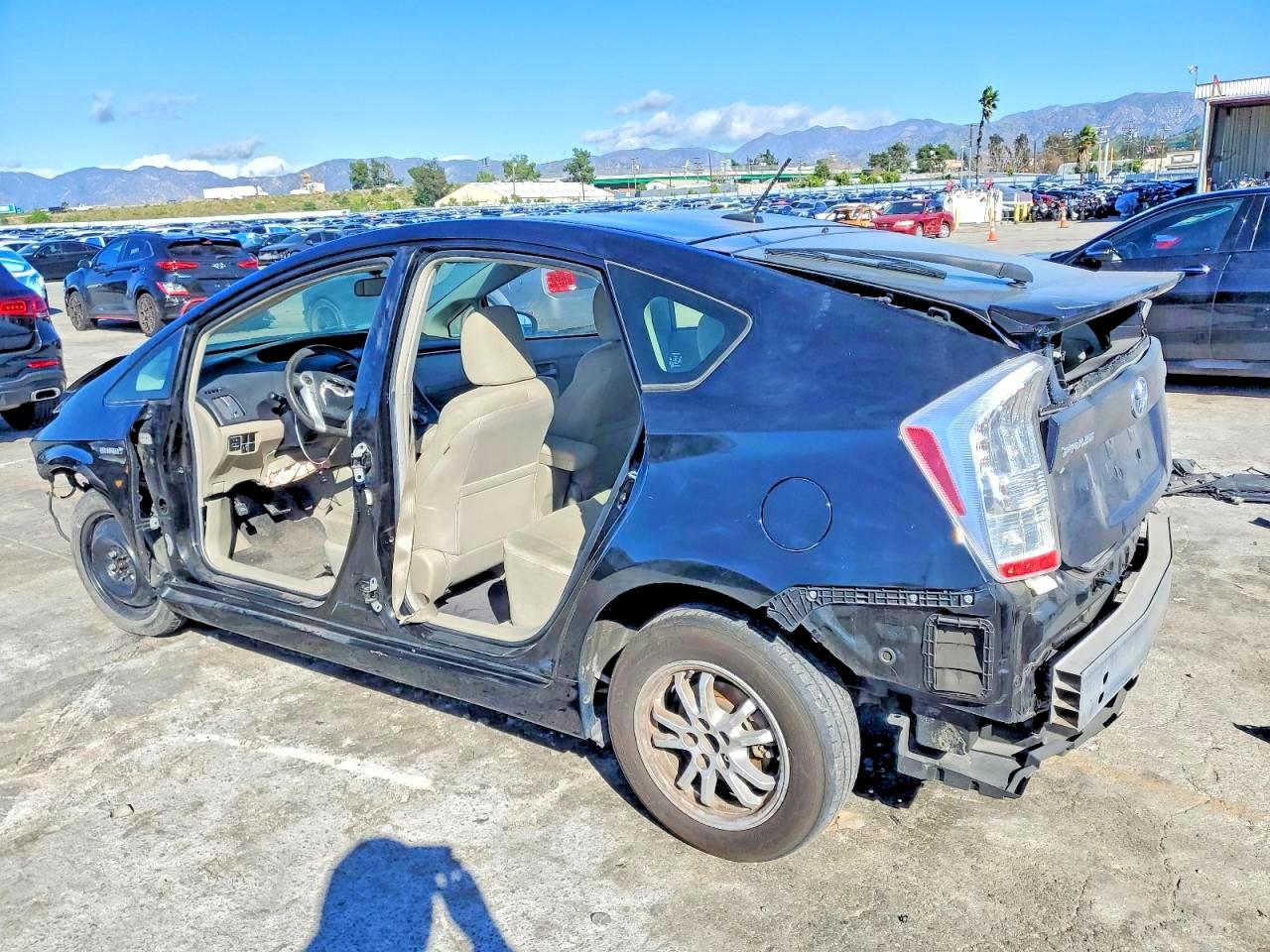 2011 TOYOTA PRIUS