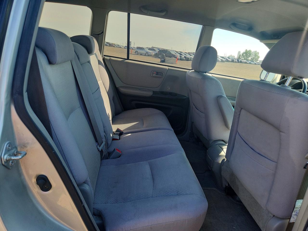 2005 TOYOTA HIGHLANDER