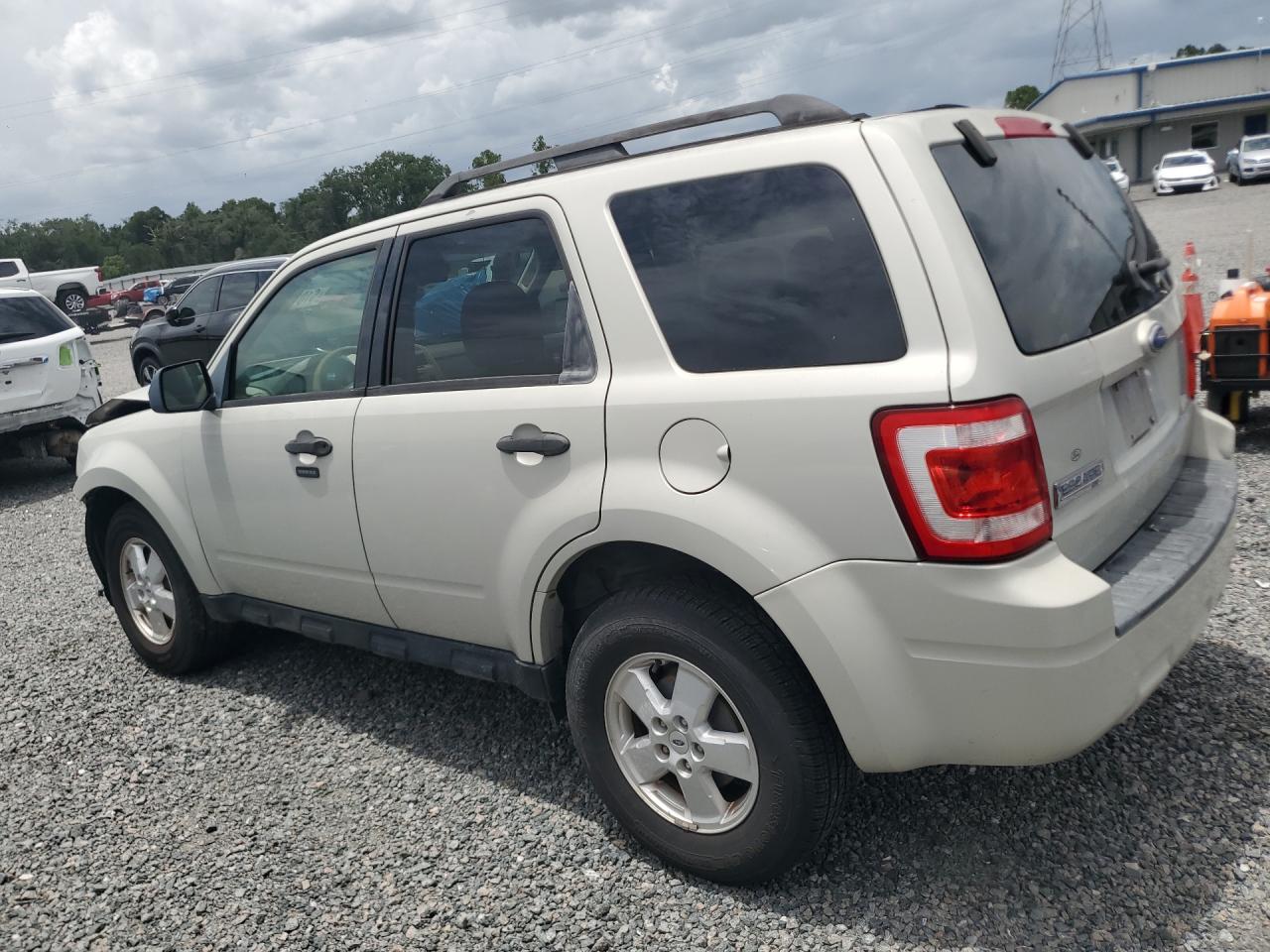 2009 FORD ESCAPE