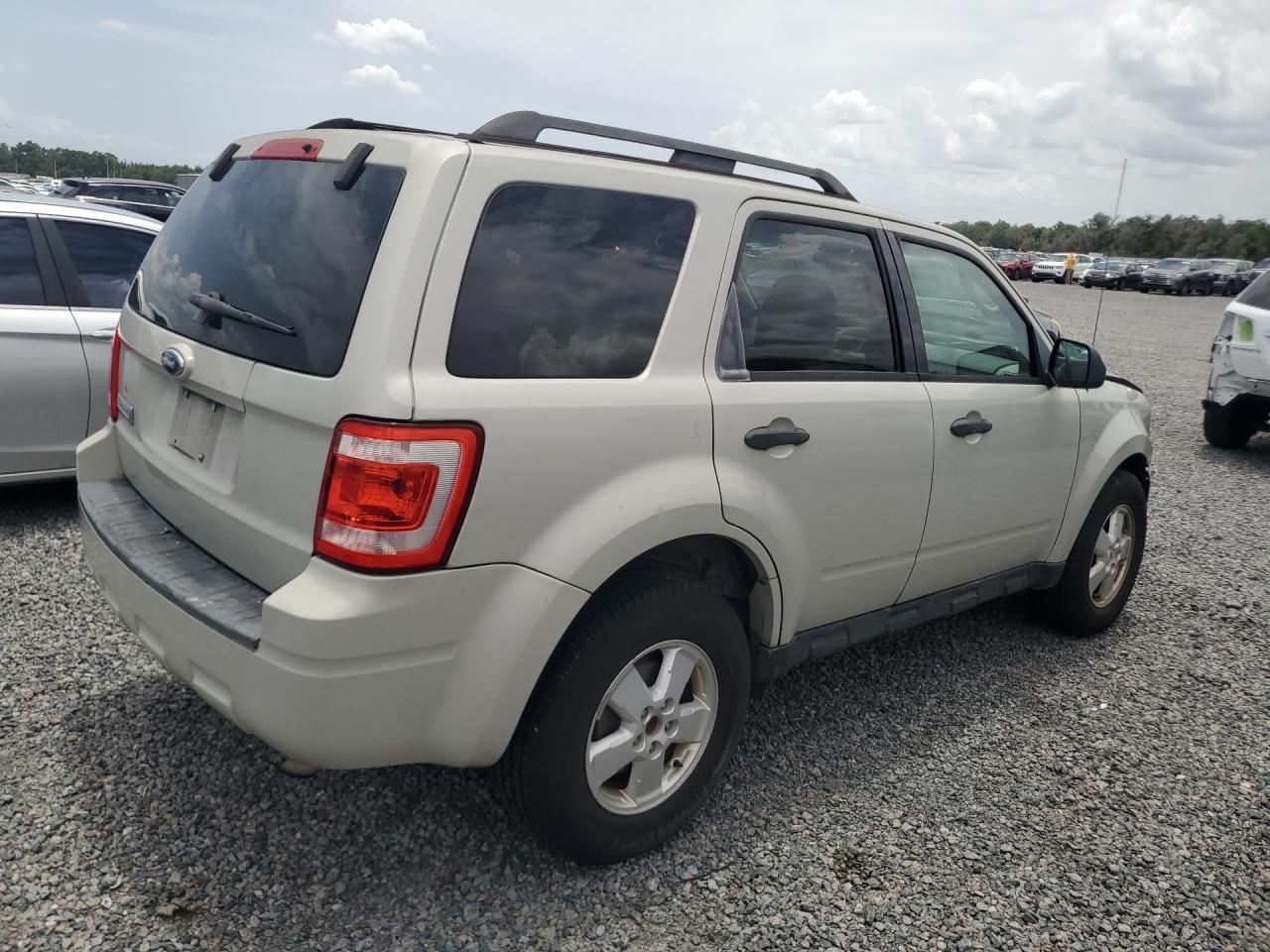 2009 FORD ESCAPE