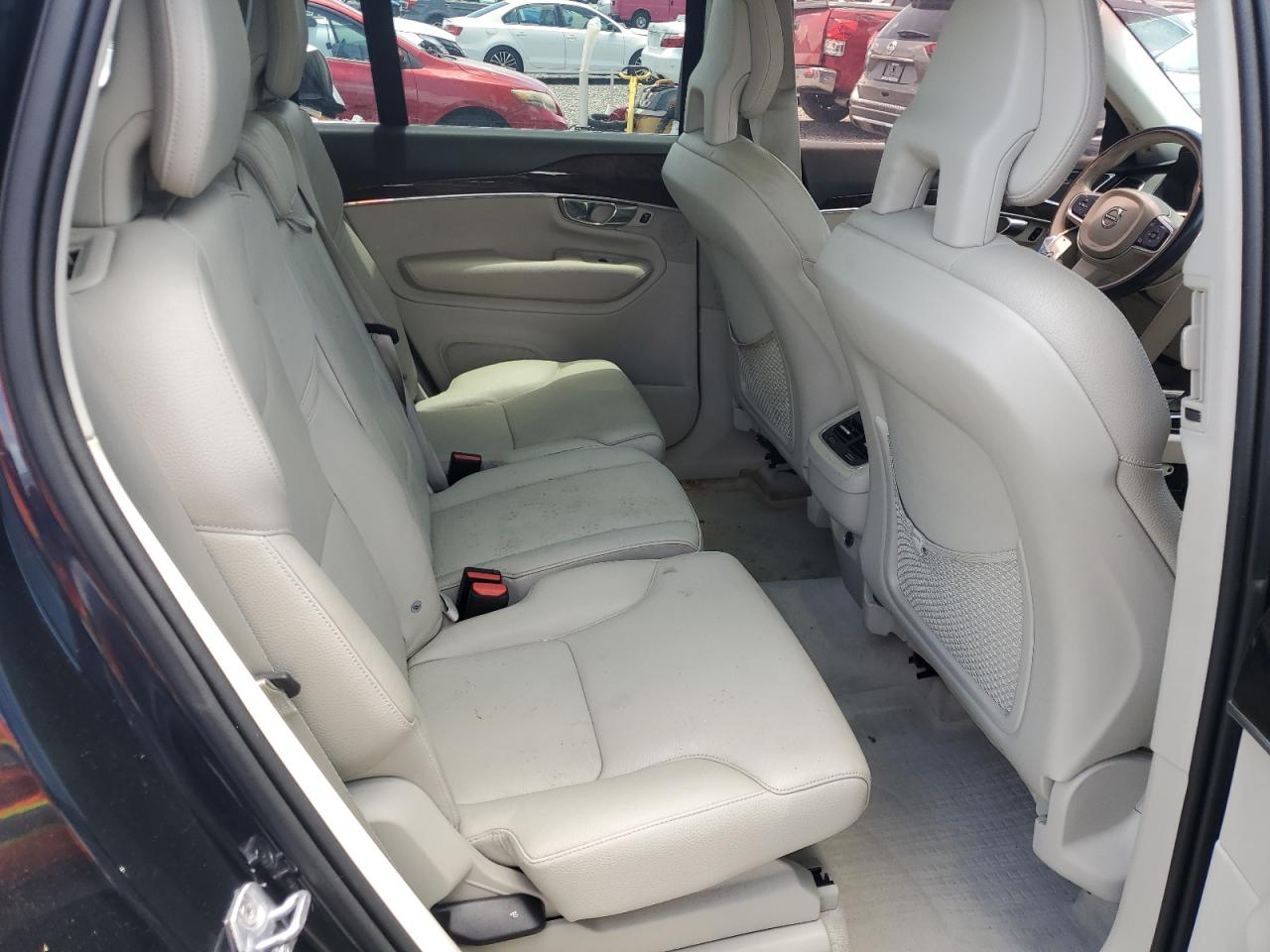 2016 VOLVO XC90