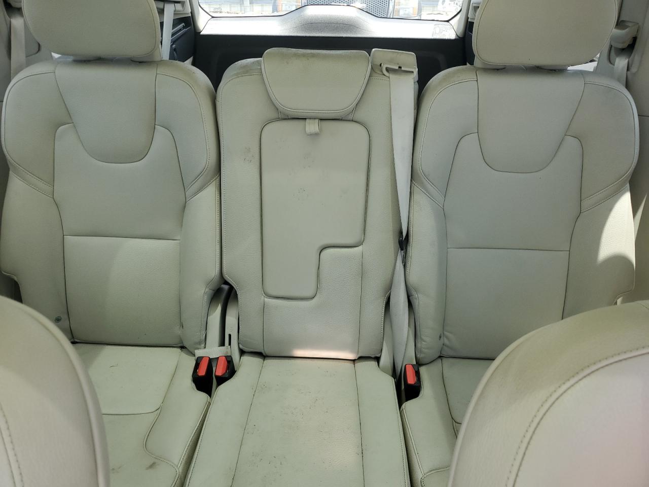 2016 VOLVO XC90
