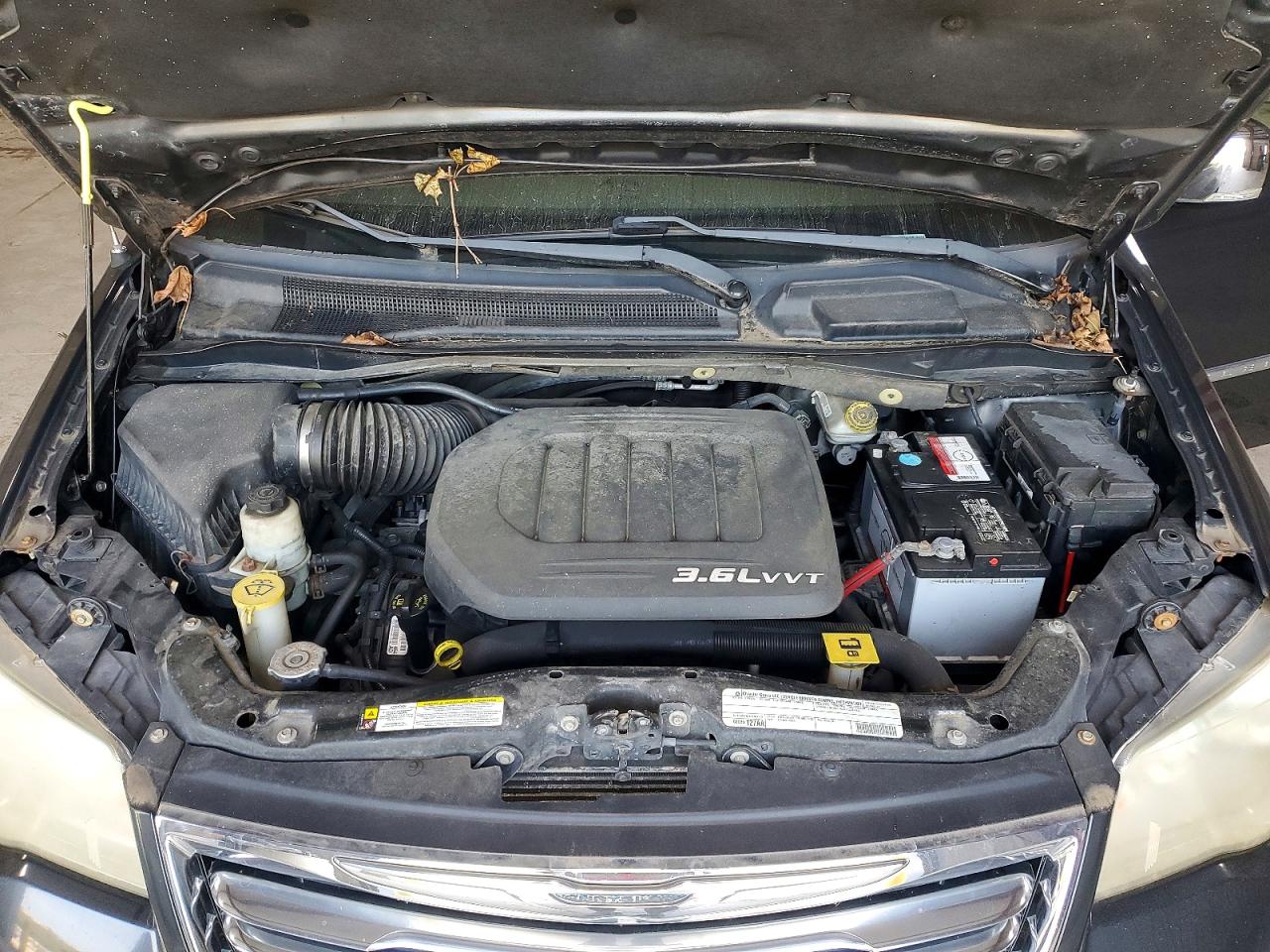 2011 CHRYSLER MINIVAN