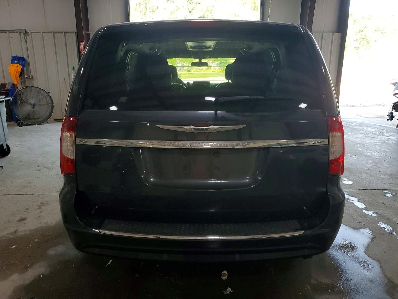 2011 CHRYSLER MINIVAN