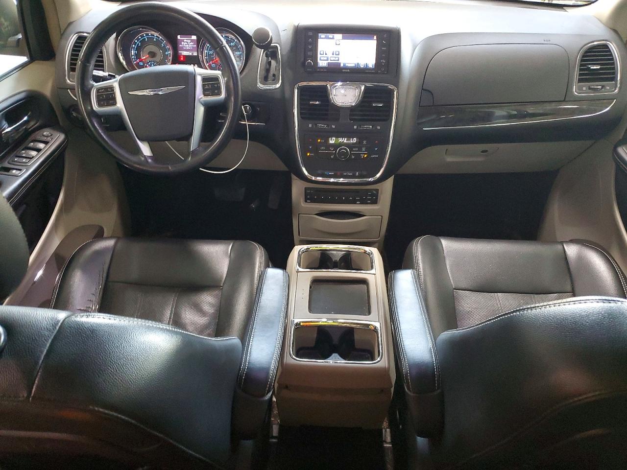 2011 CHRYSLER MINIVAN